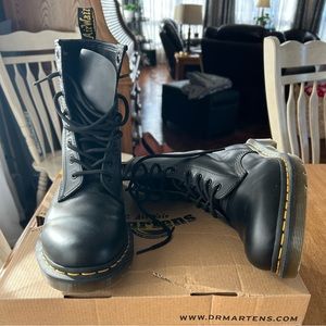 Dr. Martens 1460 Women’s